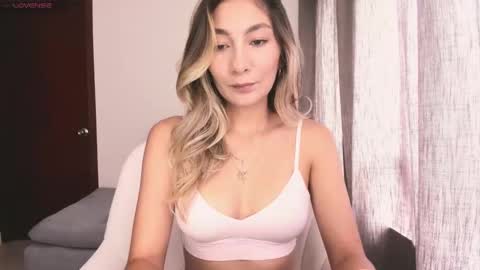 emyconneer online show from 10-13-25, 03:56