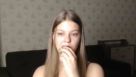 Snapshot of emysway chatting on 12-28-24, 11:19 EmySway online show from 12-28-24, 11:19