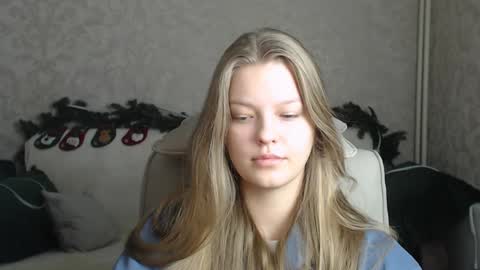 Snapshot of emysway chatting on 01-24-25, 02:51 EmySway online show from 01-24-25, 02:51