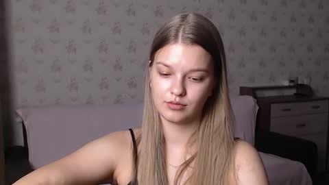 Snapshot of emysway chatting on 11-12-25, 09:21 EmySway online show from 11-12-25, 09:21