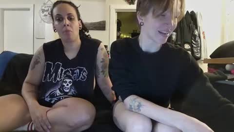 Snapshot of enby_dykes chatting on 12-26-24, 12:46 Cedar redhead and River brunette online show from 12-26-24, 12:46