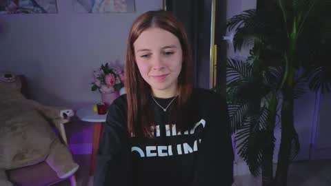 Snapshot of enchanted_bella chatting on 10-11-25, 09:02 enchanted_bella online show from 10-11-25, 09:02