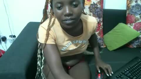 Snapshot of enchantedvee chatting on 03-11-26, 09:26 Vee online show from 03-11-26, 09:26