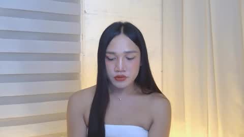 Snapshot of endless_lover22 chatting on 12-15-25, 02:10 sahara love online show from 12-15-25, 02:10