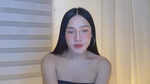 Snapshot of endless_lover22 chatting on 12-16-25, 12:43 sahara love online show from 12-16-25, 12:43