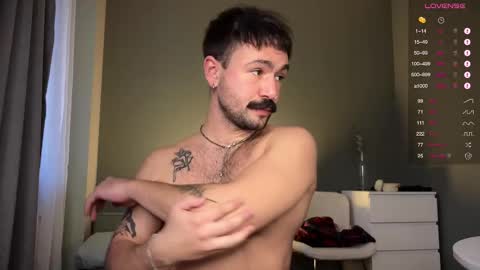 Snapshot of enen_glo chatting on 10-24-25, 10:44 Enen online show from 10-24-25, 10:44
