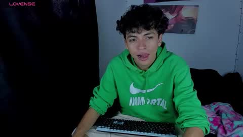 Salo online show from 02-12-26, 03:51