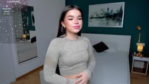 Snapshot of engelaven chatting on 09-12-25, 07:19 Christy online show from 09-12-25, 07:19