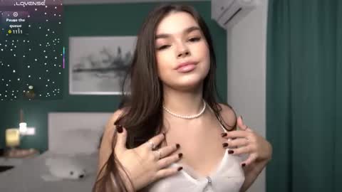 Snapshot of engelaven chatting on 09-18-25, 07:21 Christy online show from 09-18-25, 07:21