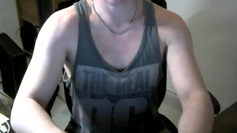 Snapshot of englishboi23 chatting on 03-03-26, 12:17 English Boy online show from 03-03-26, 12:17