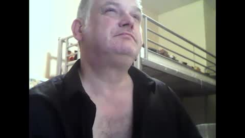englishguysurrey online show from 09-18-25, 08:33
