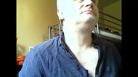 Snapshot of englishguysurrey chatting on 10-30-25, 09:55 englishguysurrey online show from 10-30-25, 09:55