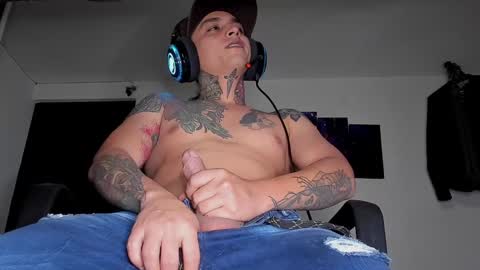 Snapshot of enjoymycock99 chatting on 12-22-24, 06:17 enjoymycock99 online show from 12-22-24, 06:17
