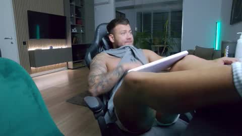 Erik online show from 12-01-25, 08:25