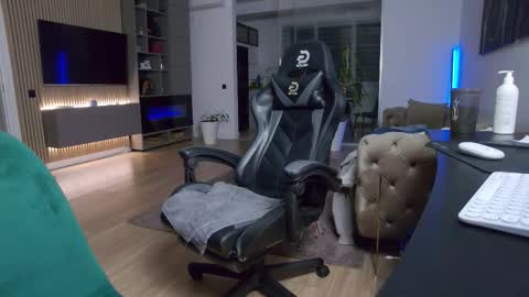 Erik online show from 12-05-25, 07:32