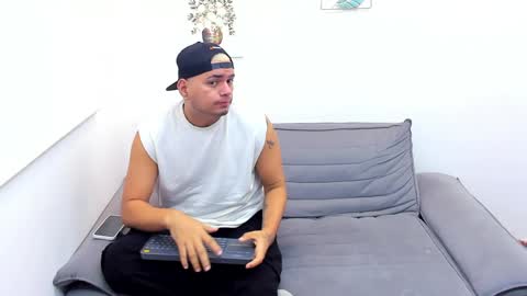 enrique online show from 12-21-24, 03:20