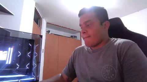 Snapshot of enriqueg15 chatting on 11-17-25, 11:32 enriqueg15 online show from 11-17-25, 11:32