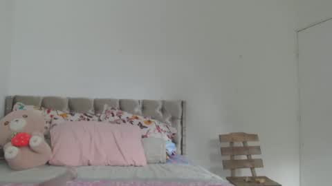 Snapshot of enyer_twin chatting on 12-02-25, 06:36 enyer_twin online show from 12-02-25, 06:36