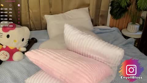 Snapshot of enyollbloss chatting on 02-16-25, 07:16 Call me Sweet online show from 02-16-25, 07:16