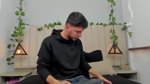 ENZO online show from 11-05-25, 02:28