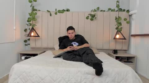 ENZO online show from 11-29-25, 03:26