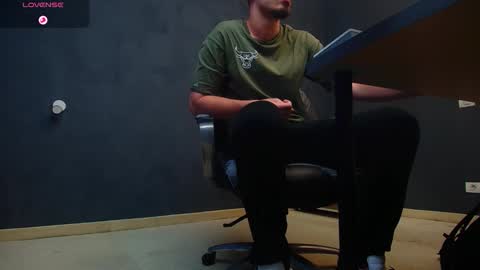 EnzoRace online show from 10-13-25, 05:18