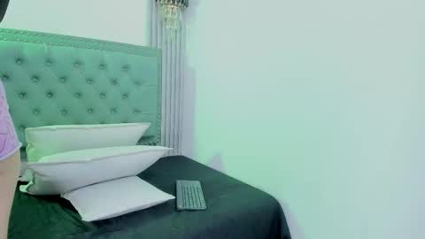 erack_and_emmy online show from 10-18-25, 04:26