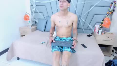 erack_and_emmy online show from 11-02-25, 04:04