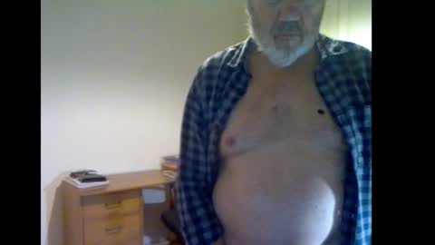 erasmus_d online show from 10-23-25, 05:33