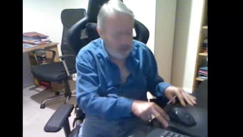 erasmus_d online show from 11-09-25, 05:33