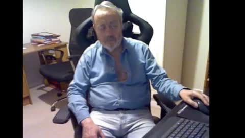 erasmus_d online show from 02-11-26, 05:40