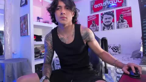 Snapshot of eren_blade_ chatting on 10-21-25, 07:58 Tht BOSS Eren online show from 10-21-25, 07:58