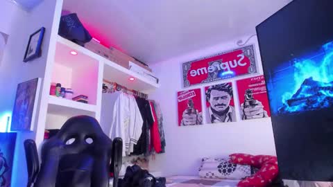 Snapshot of eren_blade_ chatting on 11-09-25, 12:20 Tht BOSS Eren online show from 11-09-25, 12:20