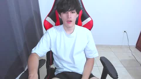 eren_tatakae online show from 10-15-25, 02:01