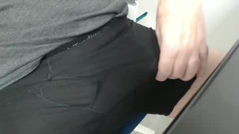 Snapshot of eric100eric100 chatting on 11-10-25, 08:41 eric100eric100 online show from 11-10-25, 08:41