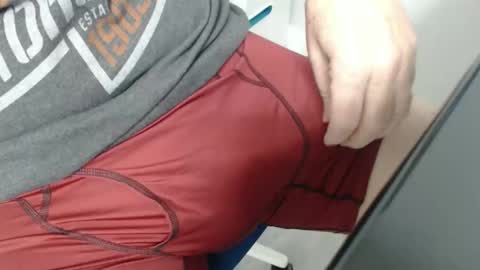 Snapshot of eric100eric100 chatting on 11-17-25, 08:25 eric100eric100 online show from 11-17-25, 08:25