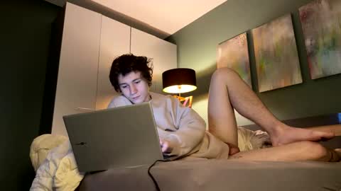 Snapshot of eric_carrotman chatting on 10-25-25, 02:02 Eric Carrotman online show from 10-25-25, 02:02