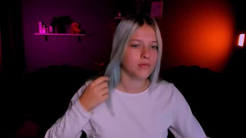 Snapshot of erica_breeze chatting on 10-17-25, 01:03 your dear Erica online show from 10-17-25, 01:03