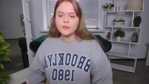 erica_love_ online show from 10-12-25, 05:28