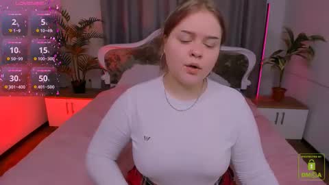 erica_love_ online show from 11-17-25, 06:41