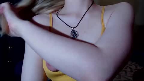 Snapshot of erica_mayer chatting on 09-24-25, 04:54 Erica online show from 09-24-25, 04:54