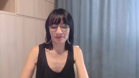 ericablack8 online show from 09-12-25, 01:22