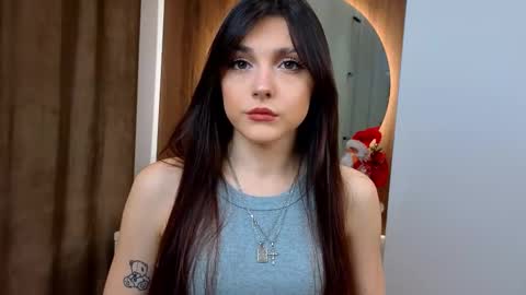 Snapshot of ericapapandrea chatting on 12-19-25, 02:29 Dina online show from 12-19-25, 02:29