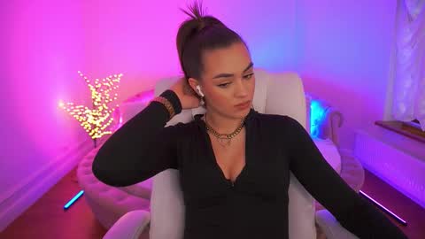 Snapshot of ericasin chatting on 02-20-26, 02:06 Erica online show from 02-20-26, 02:06