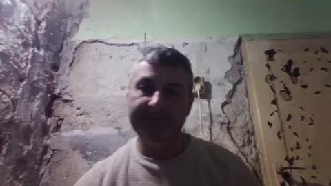 Snapshot of ericboy32 chatting on 11-27-25, 09:39 eric online show from 11-27-25, 09:39