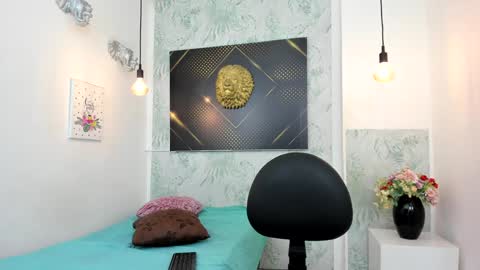   online show from 01-12-25, 04:00