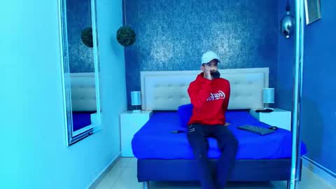   online show from 10-12-25, 04:11