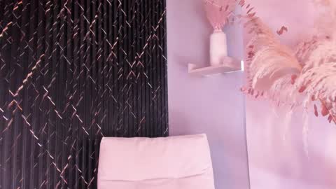 Snapshot of erickdowell chatting on 12-11-24, 01:49 Erick online show from 12-11-24, 01:49