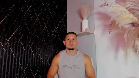 Snapshot of erickdowell chatting on 12-29-24, 01:06 Erick online show from 12-29-24, 01:06