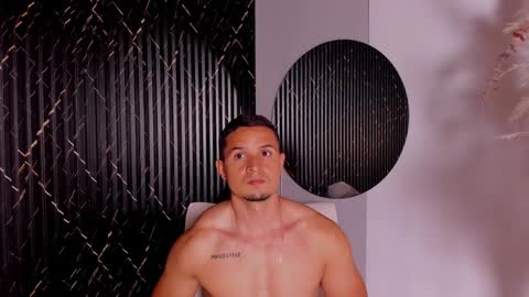 Snapshot of erickdowell chatting on 01-28-25, 02:31 Erick online show from 01-28-25, 02:31